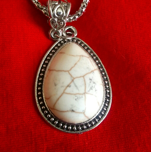 Necklace white stone - Picture 8 of 10